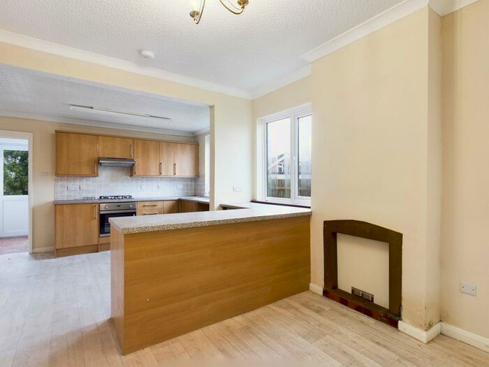 2 Bedroom Semi-Detached Bungalow To Rent In Lower Keyham Lane, Leicester, LE5