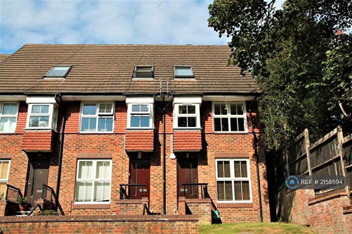 1 Bedroom Flat To Rent In Windmill Rise, Kingston Upon Thames, KT2