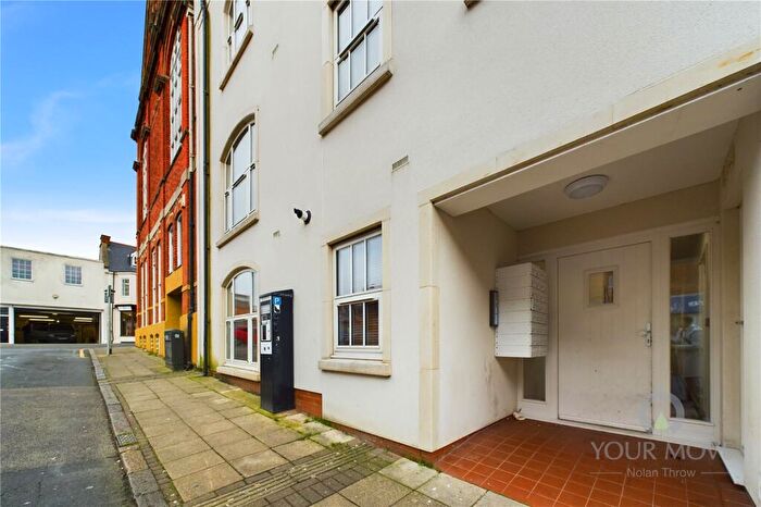 2 Bedroom Flat To Rent In Hazelwood Road, Northampton, Northamptonshire, NN1