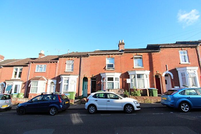 5 Bedroom Terraced House To Rent In Forster Road, SO14