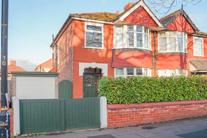 3 Bedroom Semi Detached House For Sale In Davyhulme Road East, Stretford, M32