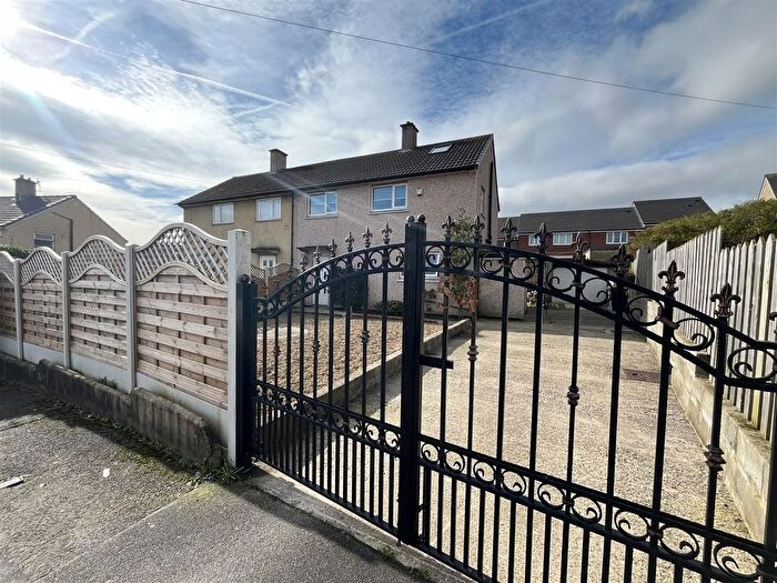 3 Bedroom Semi Detached House For Sale In Fairfax Avenue, Bradford, BD4