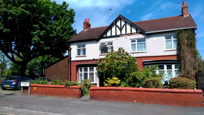 4 Bedroom Semi-Detached House To Rent In Cavendish Road, Chorlton/West Didsbury, M20