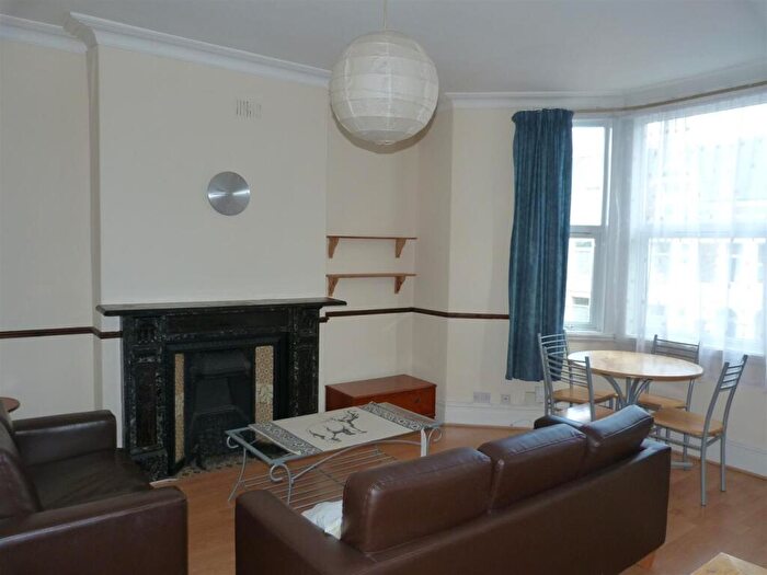 2 Bedroom Flat To Rent In Glynrhondda Street, Cathays, CF24