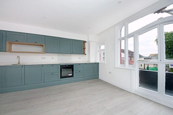 2 Bedroom Flat For Sale In Northfield Avenue, W13