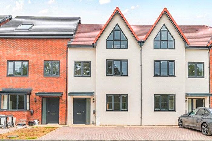 5 Bedroom Terraced House To Rent In Osbourne Gardens, Eighth Avenue, Aylesbury, HP21