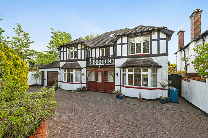 7 Bedroom Detached House For Sale In Elms Road, Harrow Weald, HA3