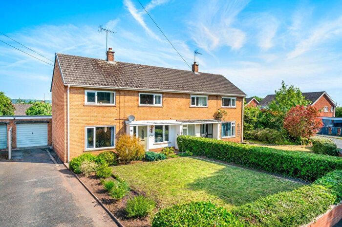 3 Bedroom Semi-Detached House For Sale In Brampton Close, Cookley, DY10