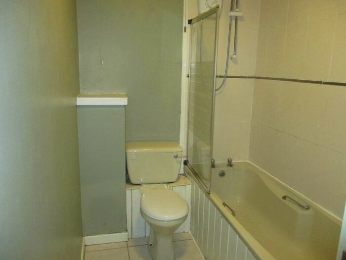 1 Bedroom Flat To Rent In Springhill, Dundee, DD4