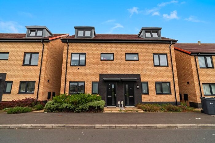 3 Bedroom Semi-Detached House For Sale In Chesterton Street, Hull, HU3