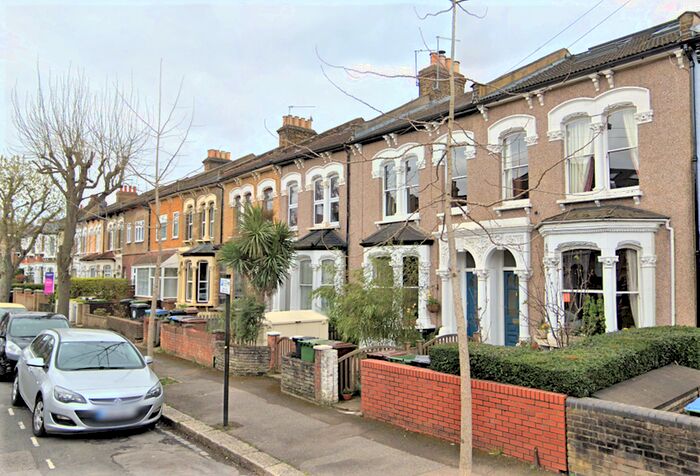 1 Bedroom Apartment To Rent In Leyspring Road, Leytonstone, London, E11