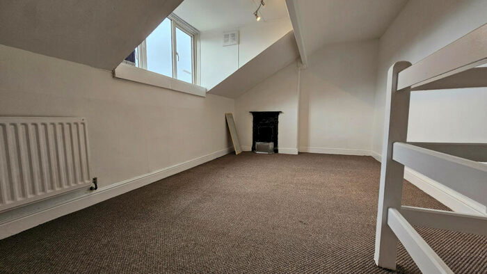 2 Bedroom House To Rent In Haddon Place, Leeds, LS4