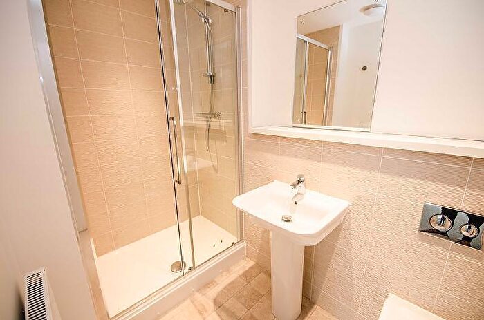 2 Bedroom Flat To Rent In Centenary Close, Chester, CH4