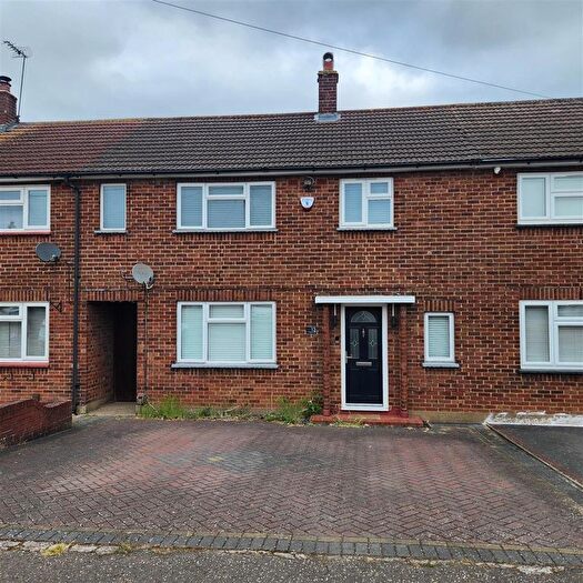 3 Bedroom Property To Rent In Poplar Shaw, Waltham Abbey, EN9