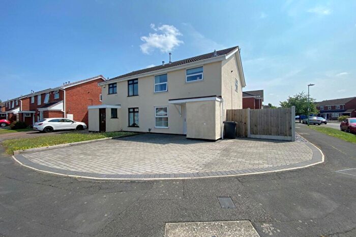 3 Bedroom Semi-Detached House For Sale In Norbury Drive, Brierley Hill, DY5