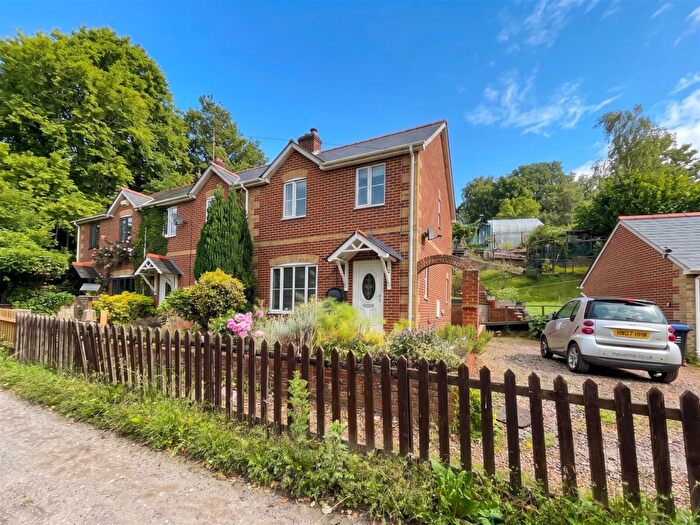 3 Bedroom End Of Terrace House To Rent In Petersfinger, Salisbury, SP5