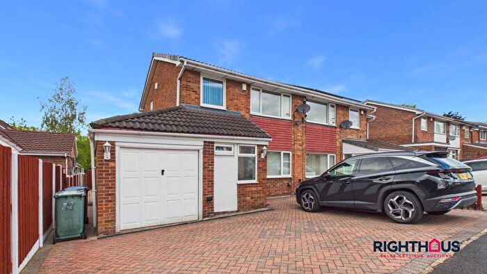 3 Bedroom Semi-Detached House For Sale In Perth Avenue, Bradford, BD2