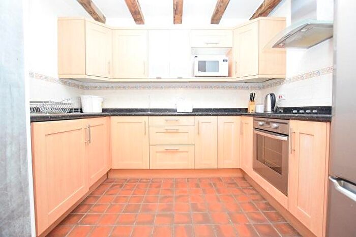 2 Bedroom Apartment To Rent In The Warehouse, Victoria Quays, S2