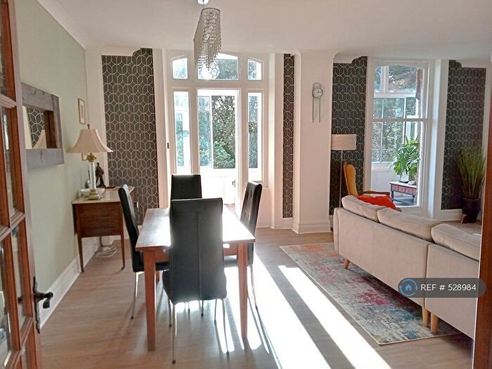 2 Bedroom Flat To Rent In Fountain Court, Bournemouth, BH2