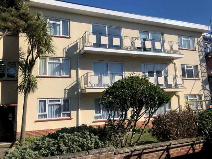 2 Bedroom Flat To Rent In Bedroom Second Floor Flat In Southbourne, BH6