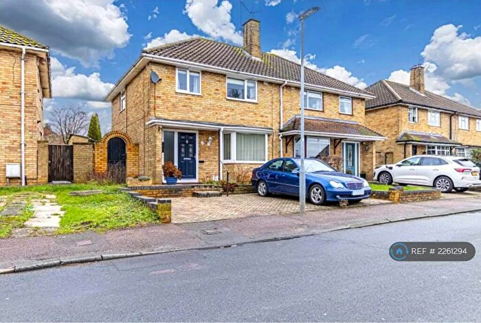 3 Bedroom Semi-Detached House To Rent In Lindlings, Hemel Hempstead, HP1