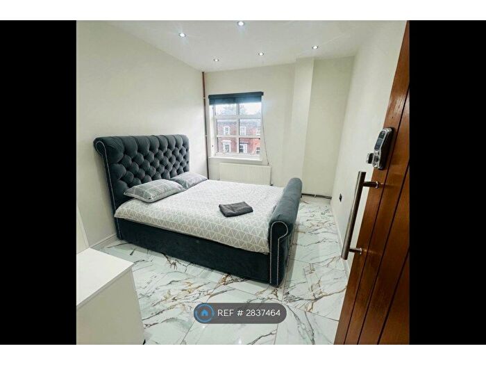 2 Bedroom Flat To Rent In Derby Road, Burton-On-Trent, DE14