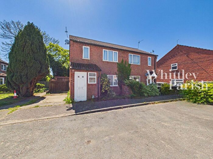 3 Bedroom Semi Detached House For Sale In Gainsborough Avenue, Diss, IP22