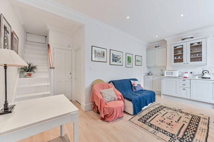 1 Bedroom Flat To Rent In Claylands Road, Oval, London, SW8