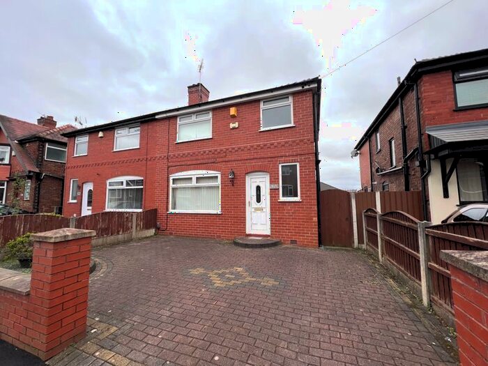 3 Bedroom Semi-Detached House To Rent In White Swallows Road, Swinton, Manchester, M27