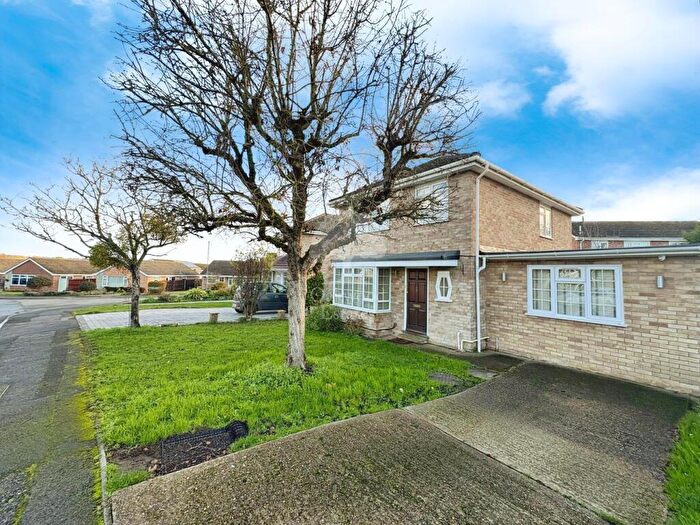 3 Bedroom Detached House To Rent In Hungerford Drive, Maidenhead, SL6