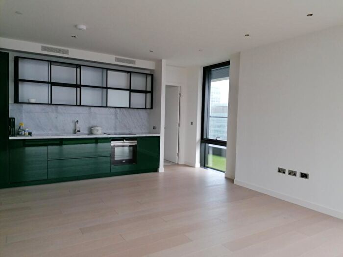 2 Bedroom Flat To Rent In Bagshaw Building, Wards Place, E14