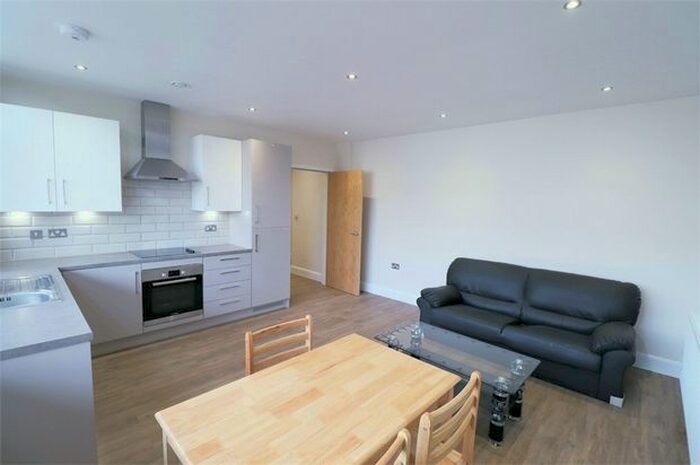 2 Bedroom Flat To Rent In 292 Worton Road, Isleworth, Greater London TW7