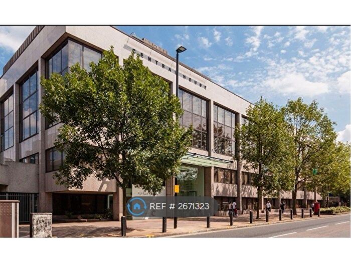 Studio To Rent In Central House, Hounslow, TW3