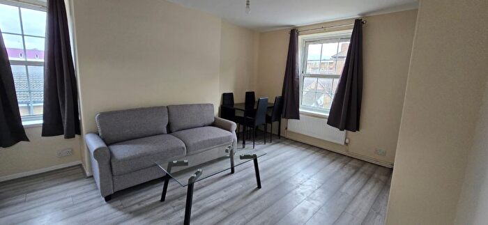 3 Bedroom Flat To Rent In Bilberry House, Watts Grove, London, E3
