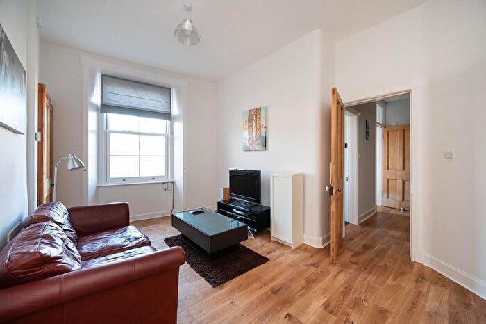 2 Bedroom Flat To Rent In Dean Park Street, Stockbridge, Edinburgh, EH4