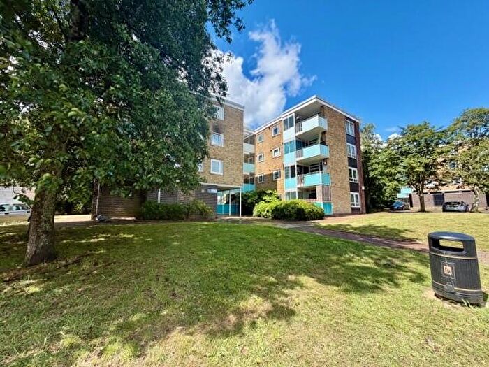 2 Bedroom Flat To Rent In Byron Road, SO19