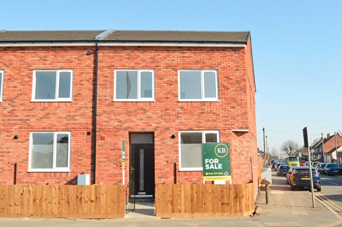 4 Bedroom End Terrace House For Sale In Gipsy Lane, Leicester, LE4