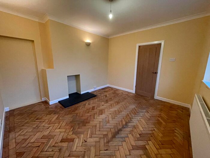 2 Bedroom Cottage To Rent In Ty-Canol, Porthcawl, CF36