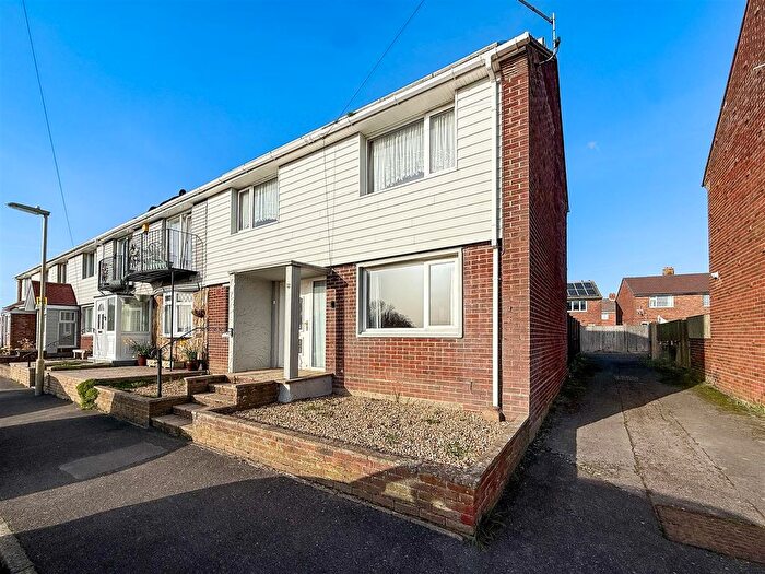 3 Bedroom End Terrace House For Sale In Harbour View, Portchester, PO16