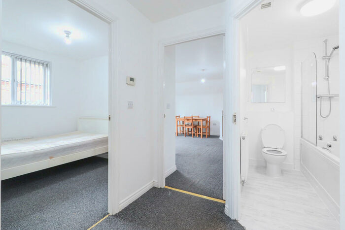 2 Bedroom Apartment To Rent In Signet Square, Stoke, Coventry, CV2