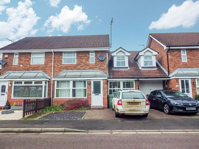 3 Bedroom Terraced House To Rent In Delapre Drive, Banbury, Oxon, OX16