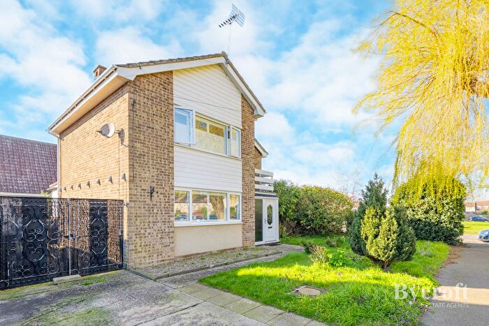 3 Bedroom Detached House For Sale In Plumtrees, Oulton Broad, Lowestoft, NR32