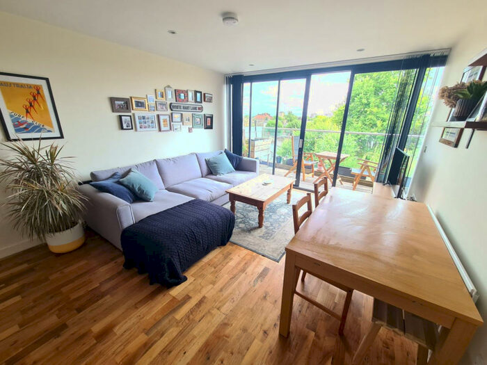 2 Bedroom Apartment To Rent In Acer Road, London, E8