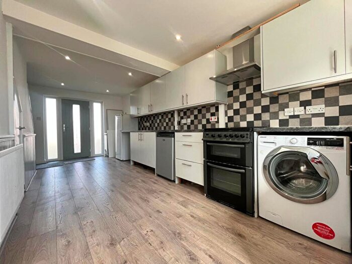 3 Bedroom End Of Terrace House To Rent In Ashgrove, Llanmartin, NP18