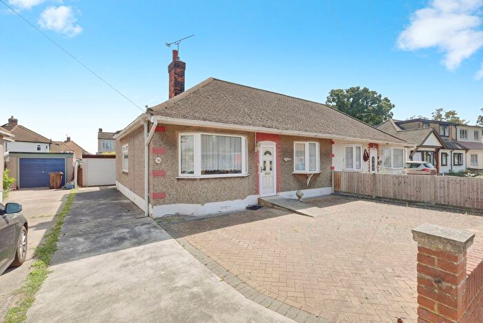 2 Bedroom Semi-Detached Bungalow For Sale In Glenmere Park Avenue, Benfleet, SS7