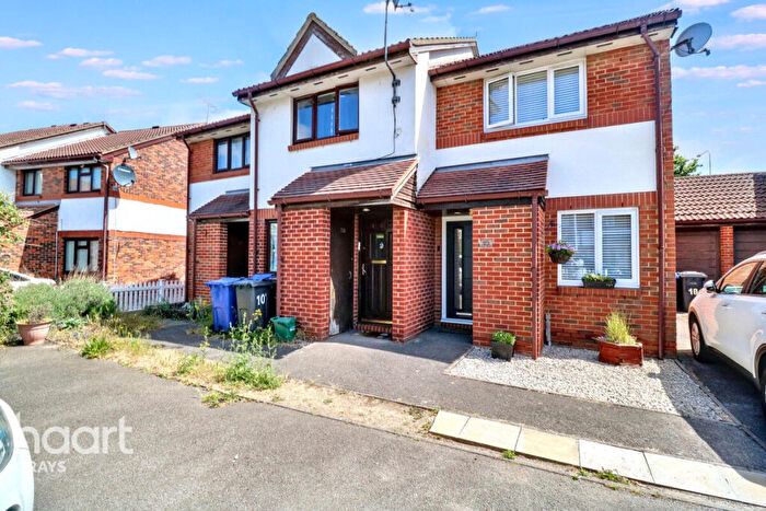 2 Bedroom Terraced House For Sale In Gabion Avenue, Purfleet, RM19