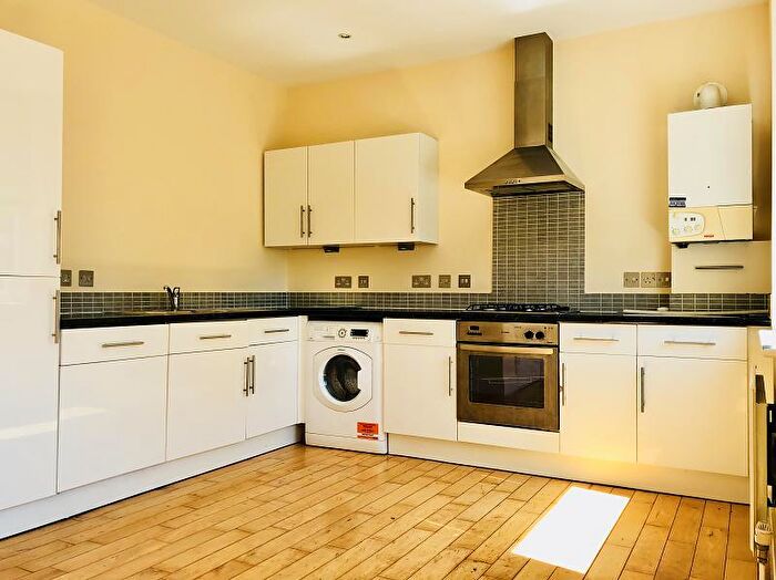 2 Bedroom Flat To Rent In Woodstock Road, Croydon, CR0