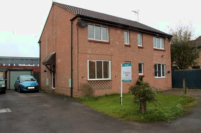 3 Bedroom Semi-Detached House To Rent In Bainbridge Drive, Selby YO8