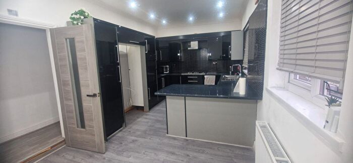 3 Bedroom Flat To Rent In Stratford Road, B11