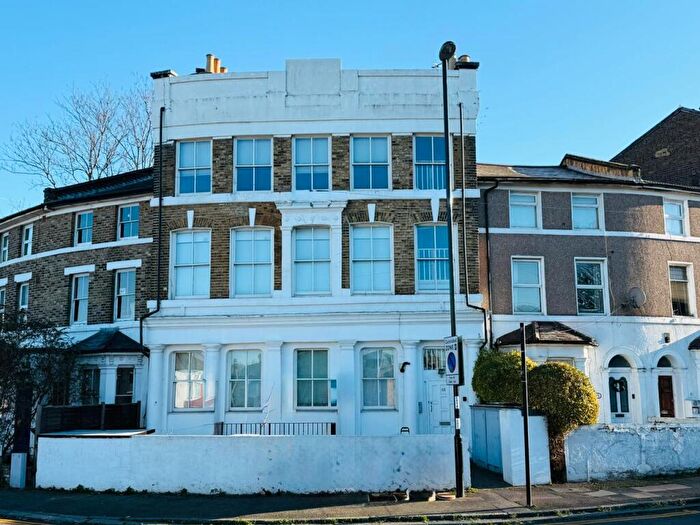 Studio To Rent In Courthill Road, London, SE13